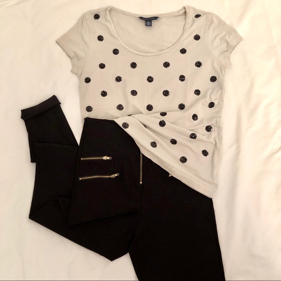 💗3/$25 Tommy Hilfiger Cream Blouse - Picture 2 of 4